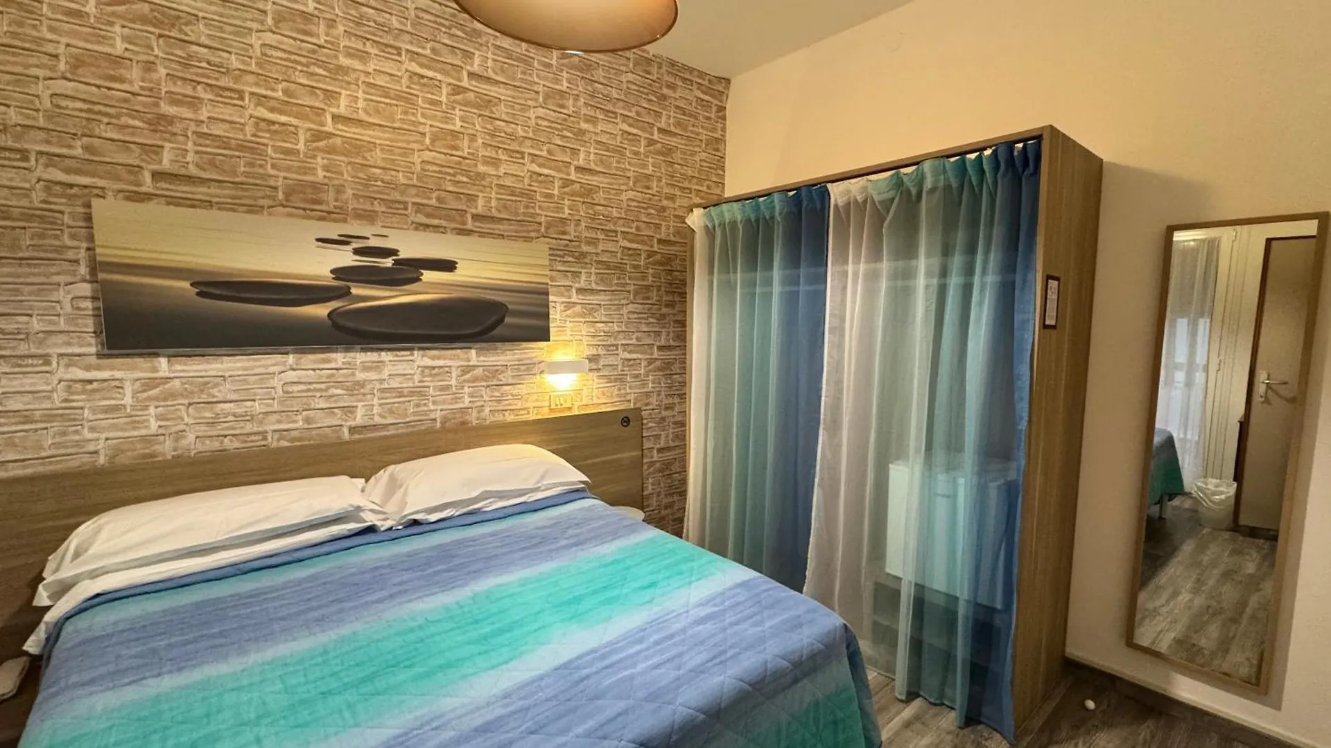 Regina Urban Beach Hotel Lido di Jesolo 3*,  Olaszország